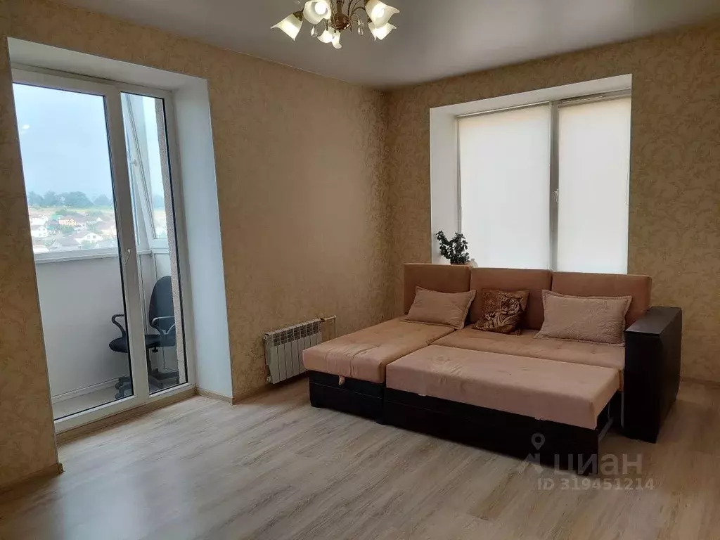 3-к кв. Волгоградская область, Волгоград ул. Солнечникова, 17 (65.5 м) - Фото 1
