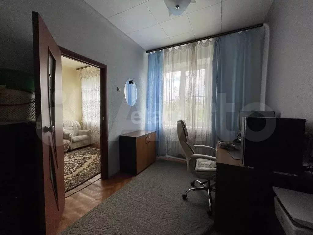 Комната 28,2 м в 3-к., 4/4 эт. - Фото 1