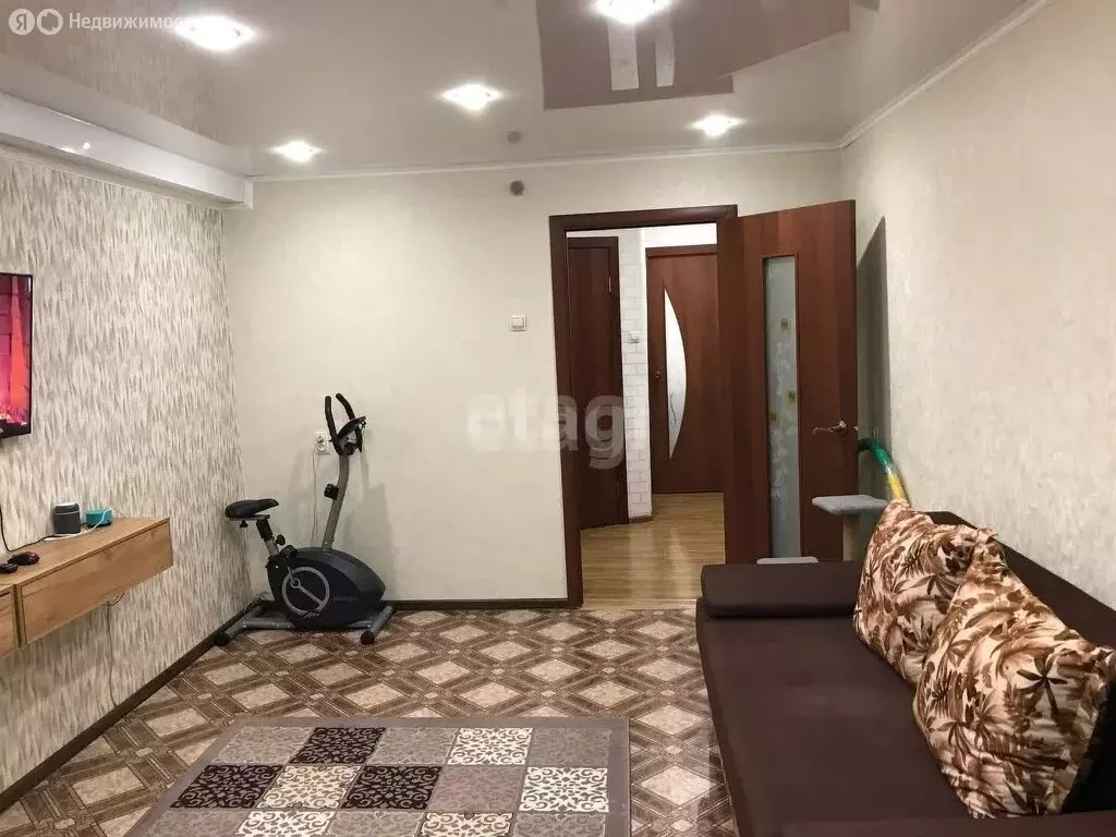 3-комнатная квартира: Ялуторовск, улица Лизы Чайкиной, 24 (58.5 м) - Фото 1