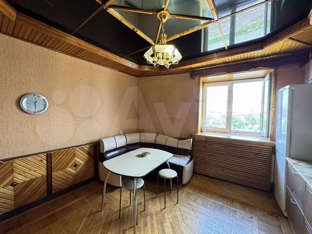 4-к. квартира, 131 м, 5/5 эт. - Фото 1