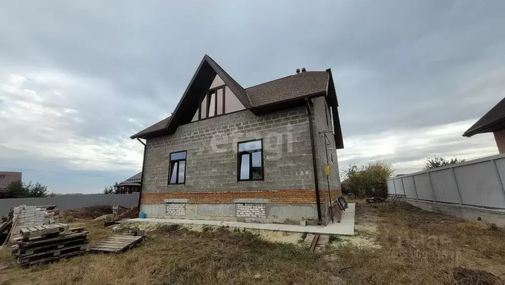 Дом в Белгородская область, Старый Оскол ул. Привольная (180 м) - Фото 0
