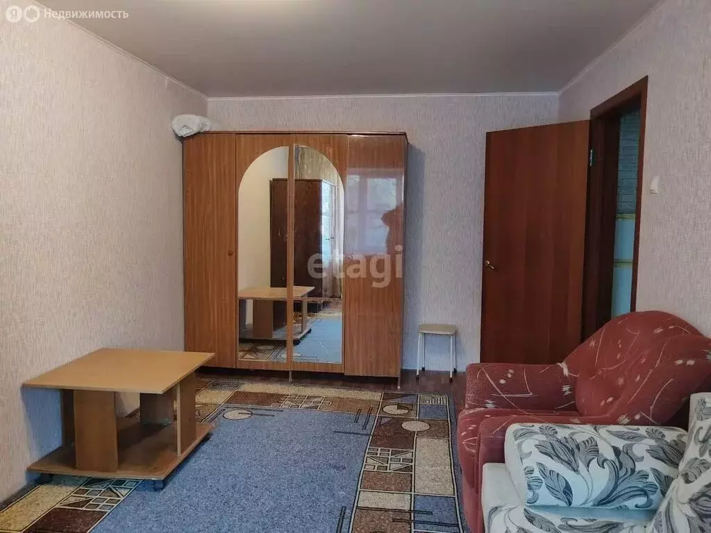 2-комнатная квартира: Тюмень, улица Коммунаров, 39 (45 м) - Фото 0