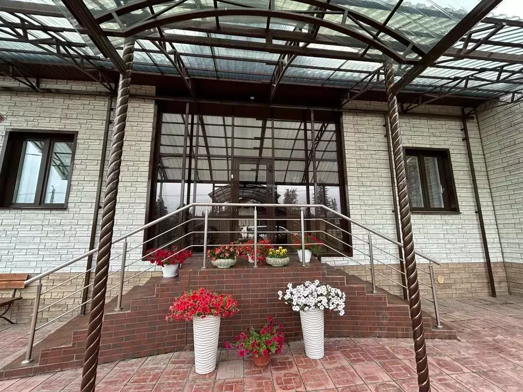 Дом в Кемеровская область, Березовский Апрельская ул. (162 м) - Фото 1