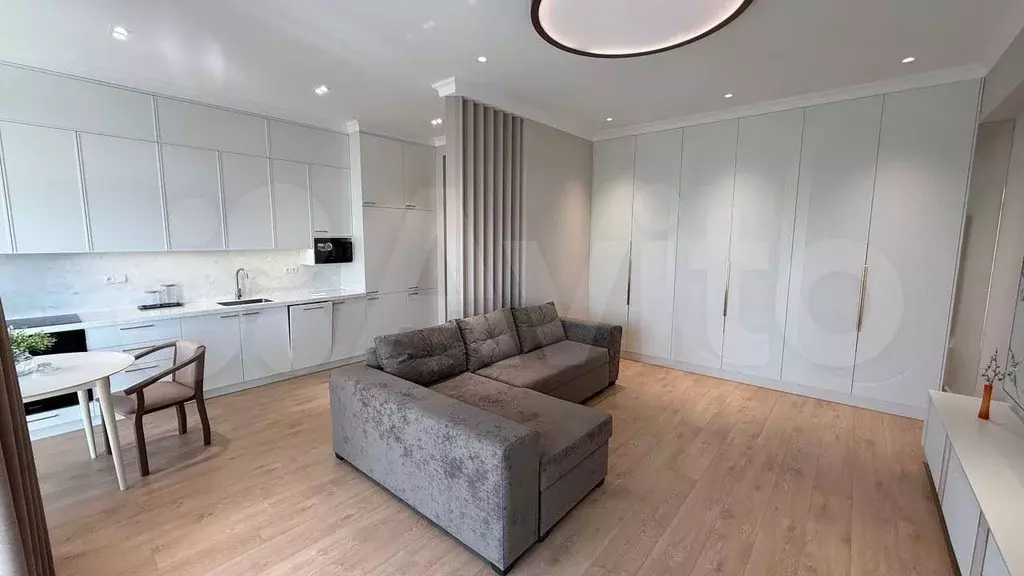 2-к. квартира, 60 м, 20/25 эт. - Фото 1