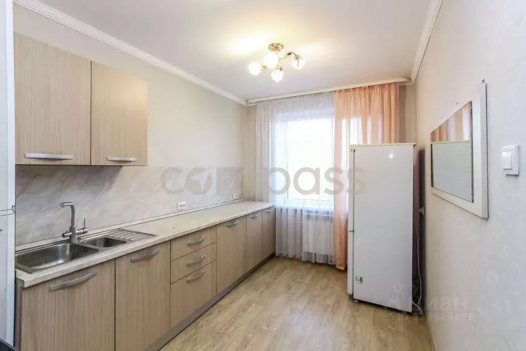 3-к кв. Тюменская область, Тюмень ул. Пермякова, 56 (65.0 м) - Фото 0
