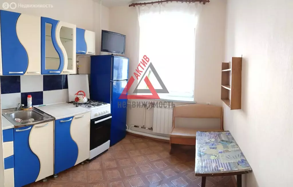 2-комнатная квартира: Каменск-Уральский, улица Белинского, 69 (62 м) - Фото 2