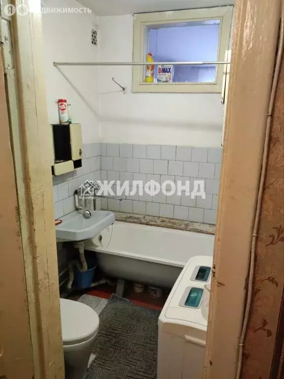 3-комнатная квартира: Кемерово, улица 40 лет Октября, 27 (56.4 м) - Фото 0