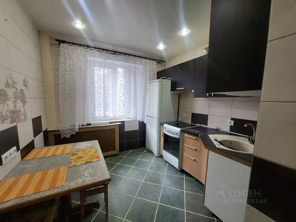 2-к кв. Омская область, Омск Иркутская ул., 3 (50.0 м) - Фото 2