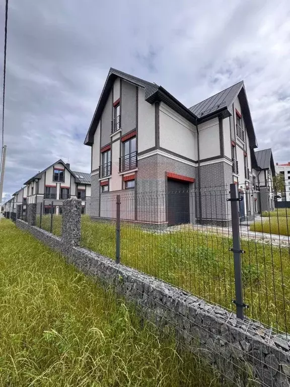 Таунхаус в Калининградская область, Пионерский Октябрьская ул., 10В ... - Фото 1