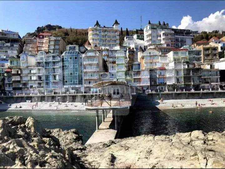 Дом в Крым, Алушта муниципальный округ, пос. Утес ул. Гагариной, 20А ... - Фото 0