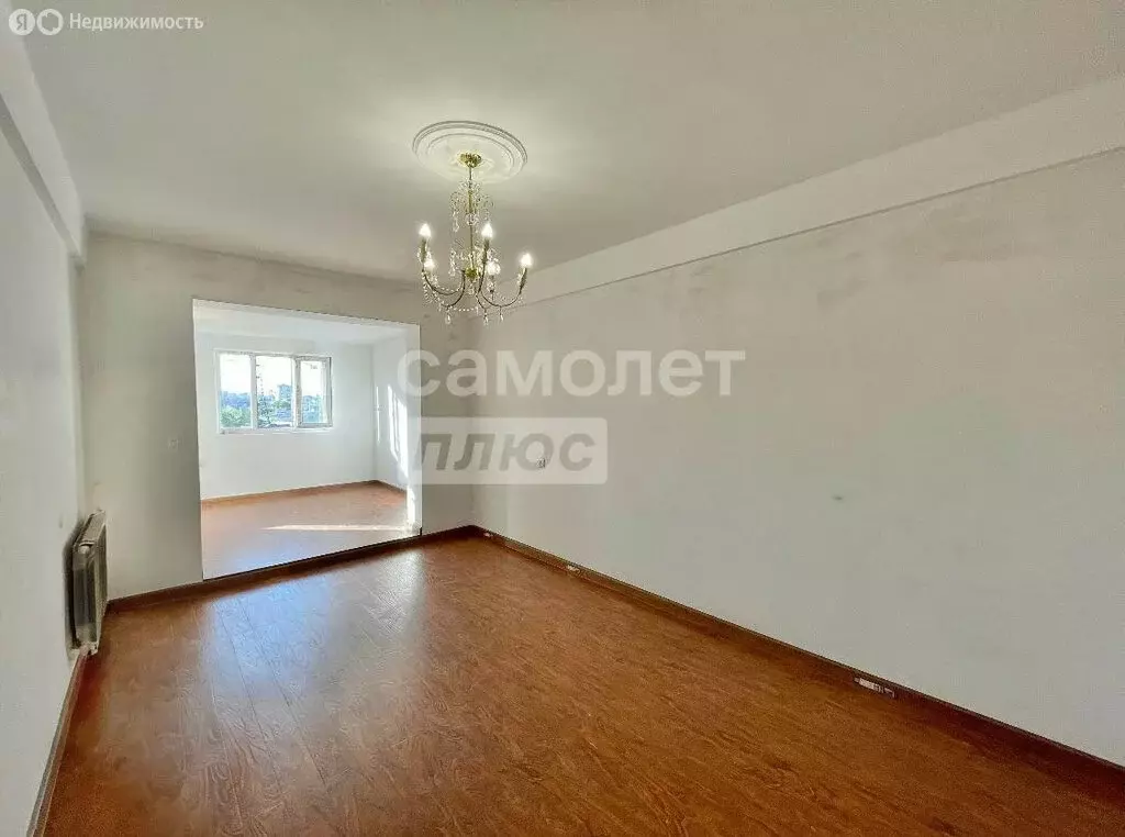 1-комнатная квартира: Махачкала, улица Абдуллы Гаджиева, 38 (50 м) - Фото 0