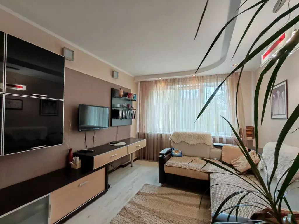 3-к кв. Ярославская область, Рыбинск Нобелевская ул., 25 (66.6 м) - Фото 1