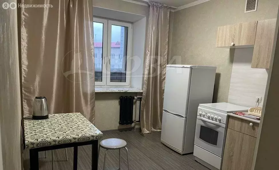 1-комнатная квартира: Тюмень, улица Самарцева, 30 (34 м) - Фото 1