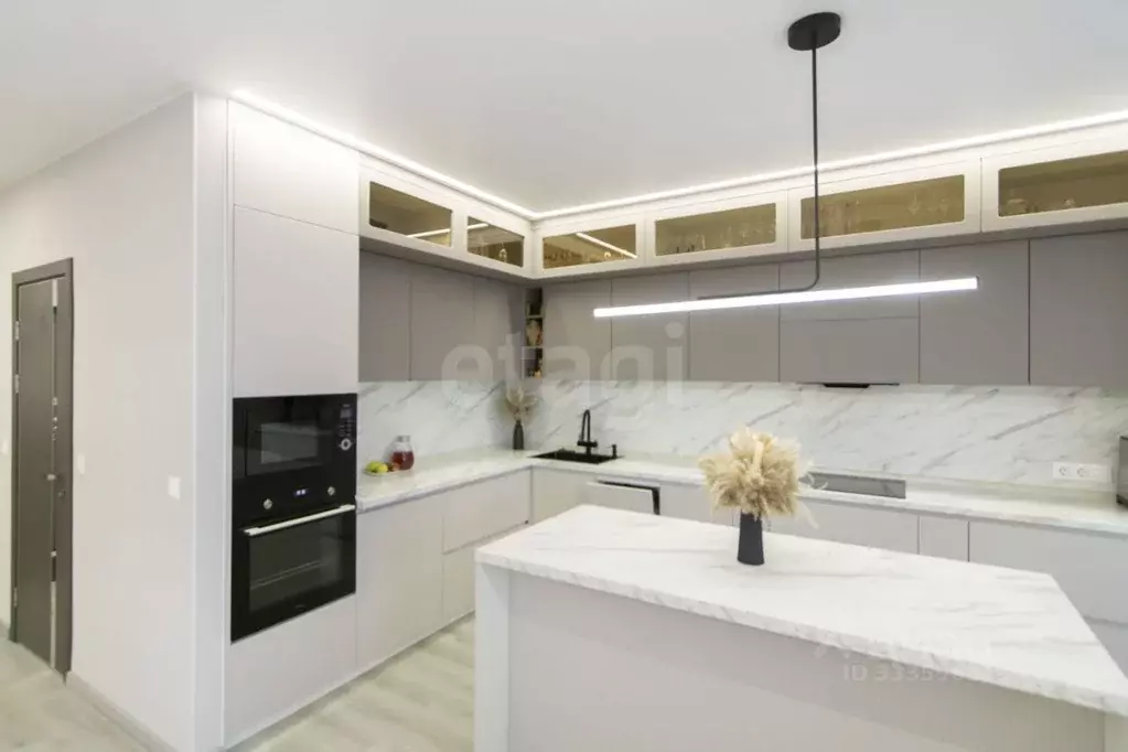 3-к кв. Тюменская область, Тюмень ул. Мельникайте, 30к1 (107.0 м) - Фото 1