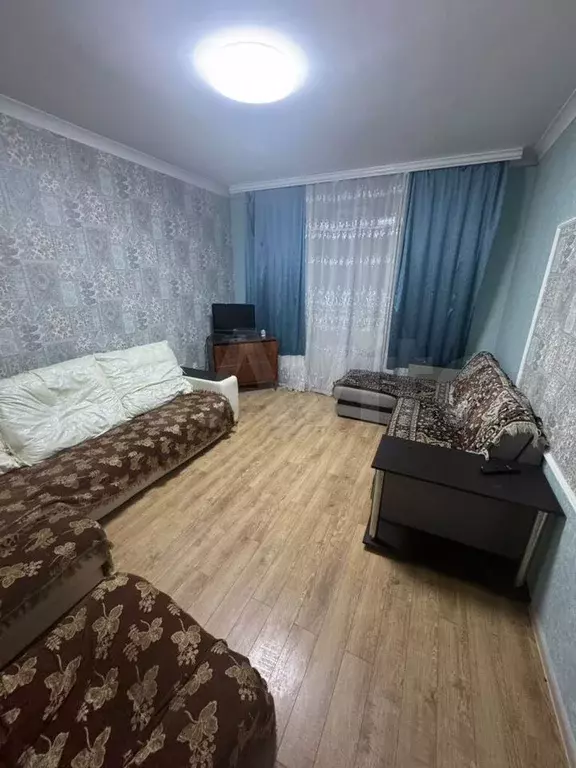 1-к. квартира, 40 м, 1/3 эт. - Фото 0