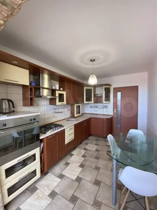 3-к. квартира, 65 м, 4/6 эт. - Фото 0