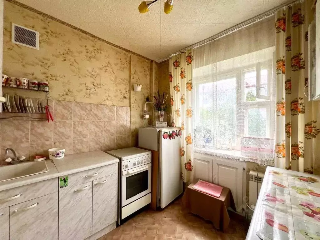 2-к кв. Курганская область, Курган Краснодонская ул., 6 (44.3 м) - Фото 0