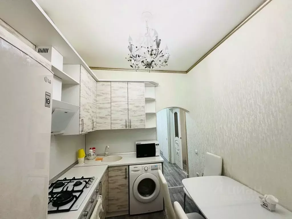 2-к кв. Астраханская область, Астрахань пл. Ленина, 10 (64.0 м) - Фото 2