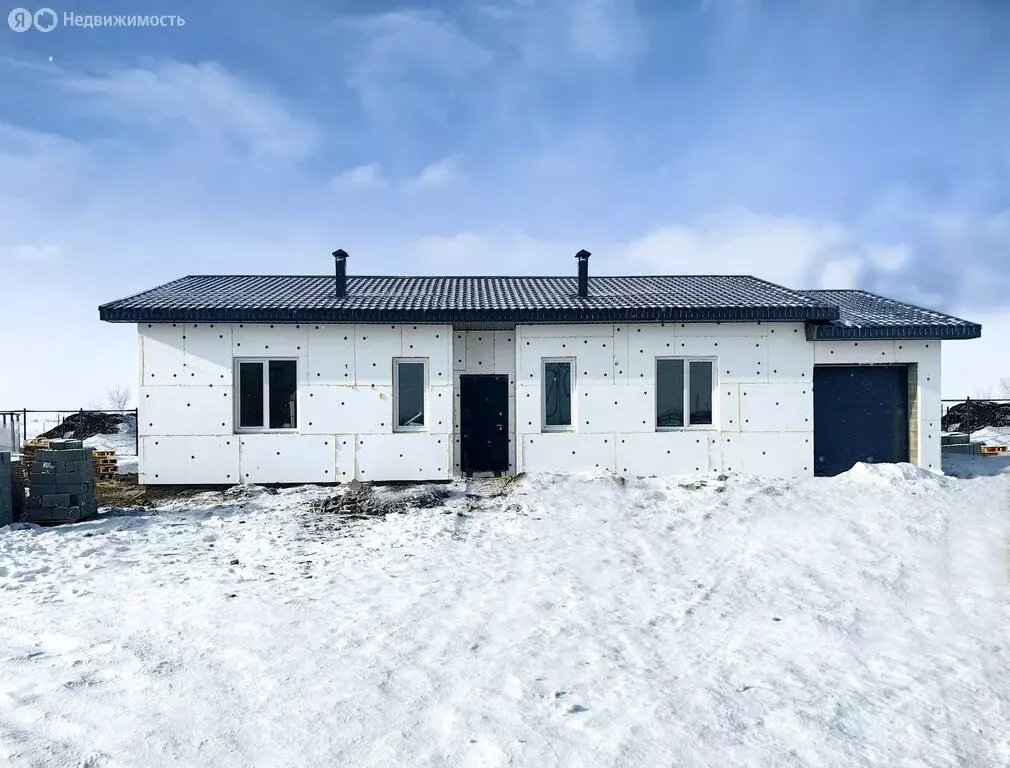 Дом в Абзелиловский район, Краснобашкирский сельсовет, село Красная ... - Фото 1