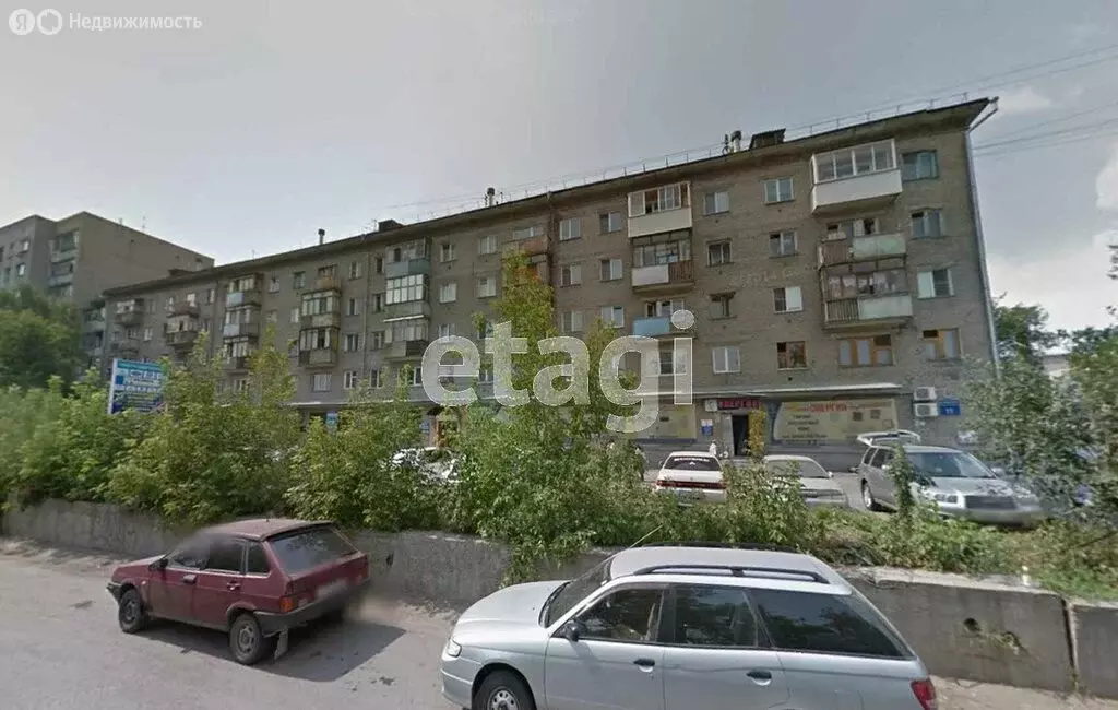 3-комнатная квартира: Новосибирск, улица Никитина, 11 (56 м) - Фото 1