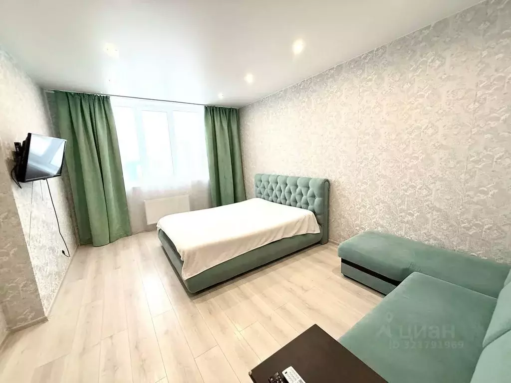 2-к кв. Свердловская область, Екатеринбург ул. Миасская, 12 (65.0 м) - Фото 1