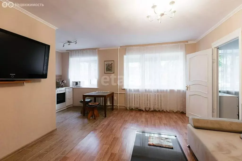 2-комнатная квартира: Тюмень, улица Орджоникидзе, 62 (42.6 м) - Фото 0