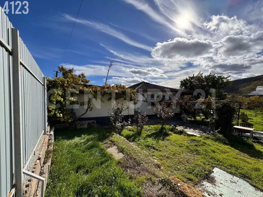 Дом в Крым, Бахчисарайский район, с. Долинное ул. Ленина, 32 (85 м) - Фото 2