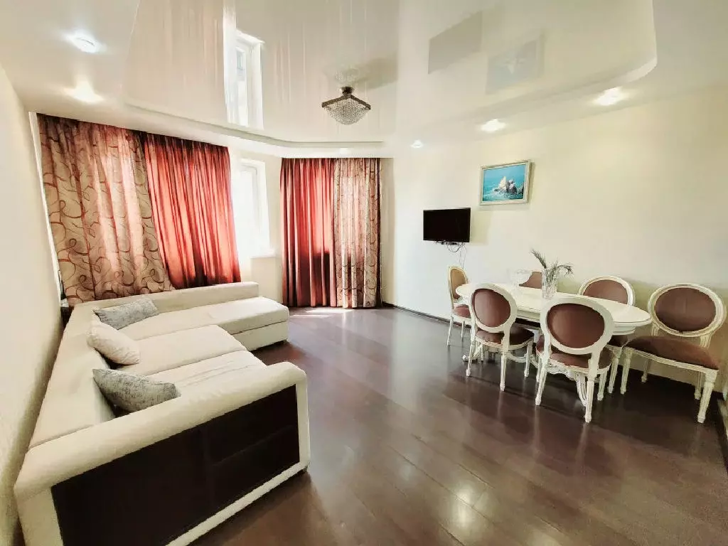 Продается 2-комнатная квартира - Фото 1