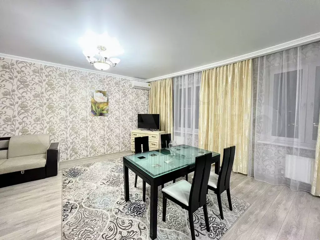 2-к. квартира, 90 м, 7/18 эт. - Фото 1