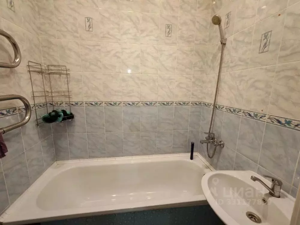 1-к кв. Хакасия, Абакан ул. Торосова, 9 (50.0 м) - Фото 2