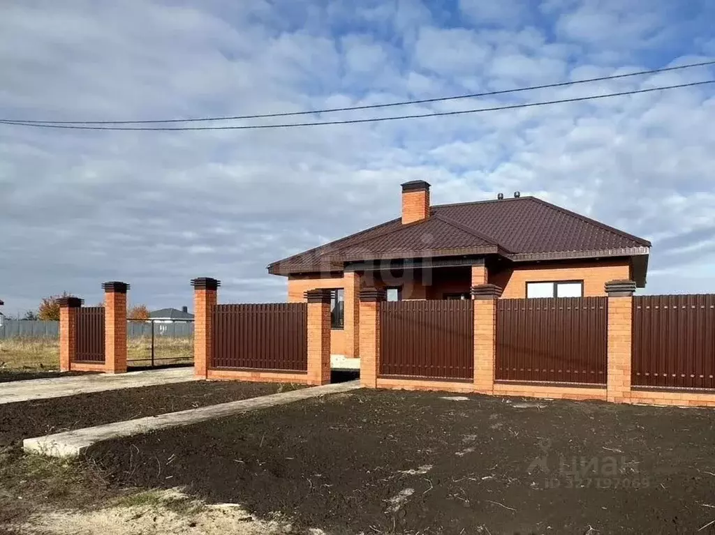 Дом в Самарская область, Ставропольский район, с. Ягодное пер. ... - Фото 1