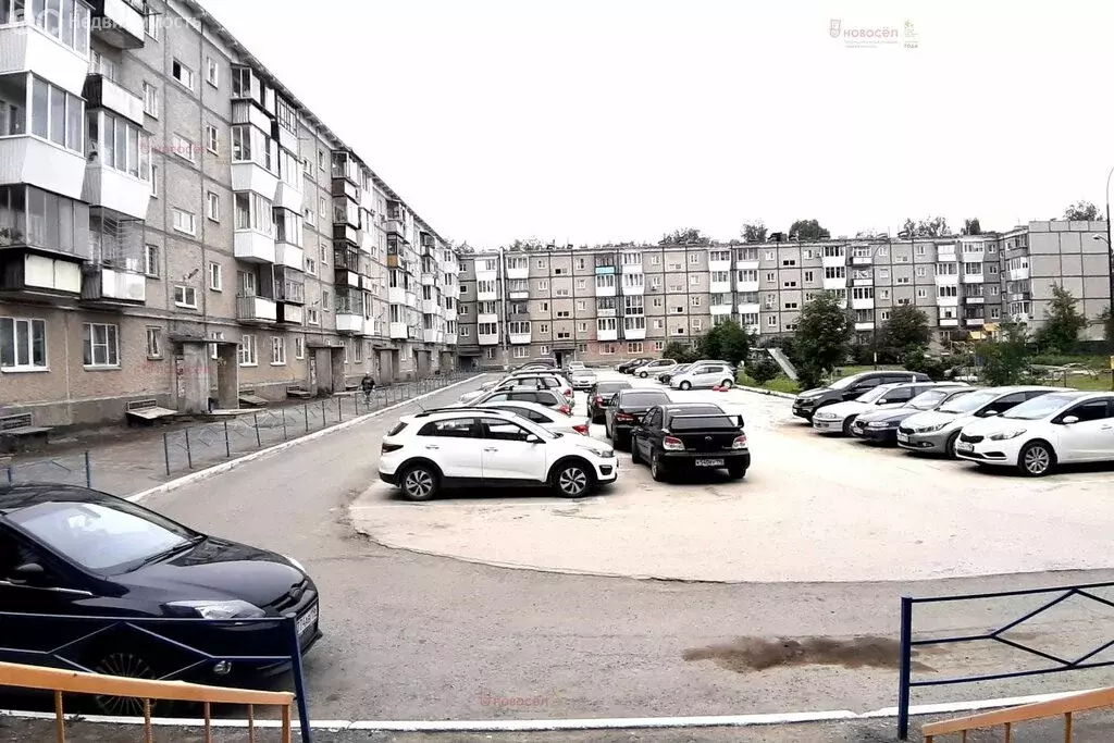 3-комнатная квартира: Берёзовский, улица Гагарина, 11 (52 м) - Фото 1