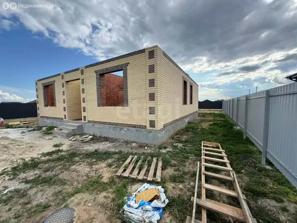 Дом в Новобессергеневка, Хвойная улица (100 м) - Фото 0