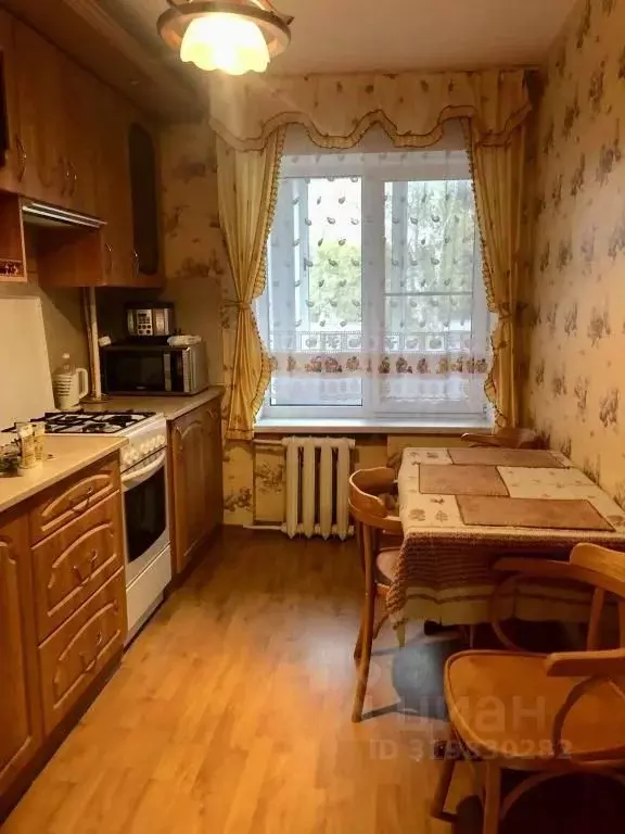 3-к кв. Псковская область, Себеж ул. Челюскинцев, 42А (70.0 м) - Фото 0
