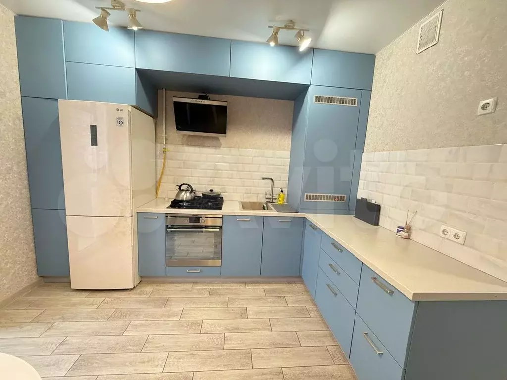 1-к. квартира, 40 м, 7/10 эт. - Фото 0