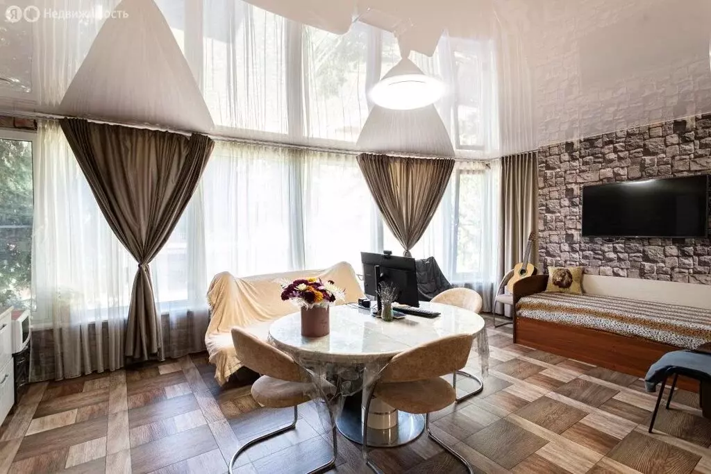 2-комнатная квартира: Алушта, улица Ленина, 21 (73 м) - Фото 2