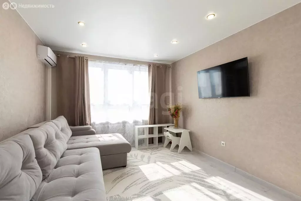 1-комнатная квартира: Тюмень, улица Павла Никольского, 2 (39.1 м) - Фото 2