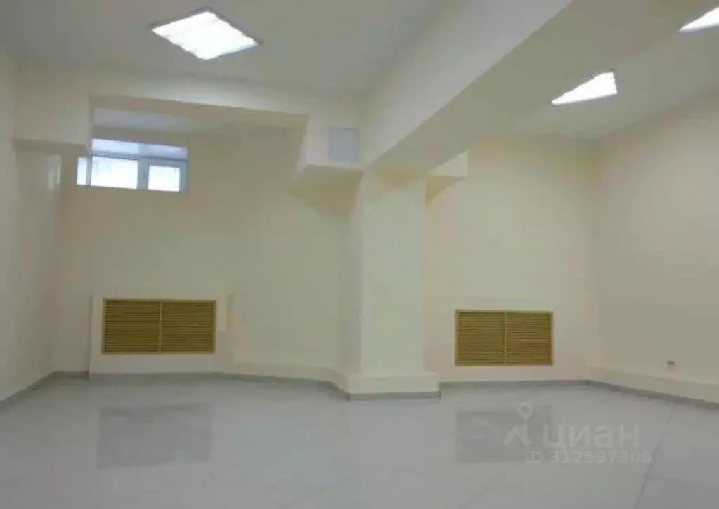 Помещение свободного назначения в Саха (Якутия), Якутск 203-й мкр, 7 ... - Фото 0