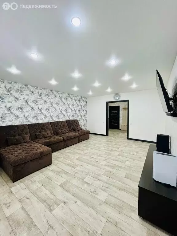 4-комнатная квартира: Саяногорск, микрорайон Центральный, 28/1 (131 м) - Фото 1