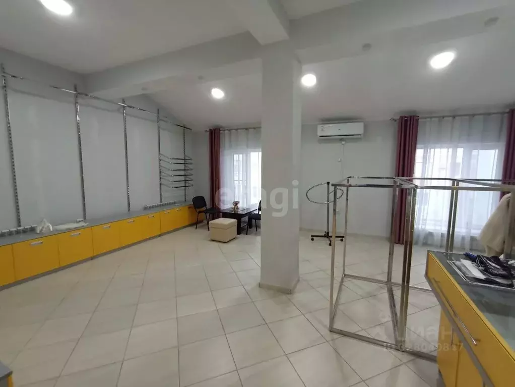 Помещение свободного назначения в Адыгея, Майкоп Пионерская ул., 385А ... - Фото 1