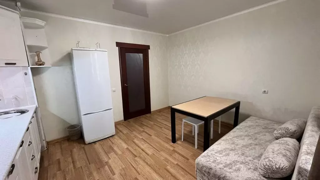 3-к кв. Татарстан, Казань ул. Салиха Батыева, 1 (80.0 м) - Фото 1