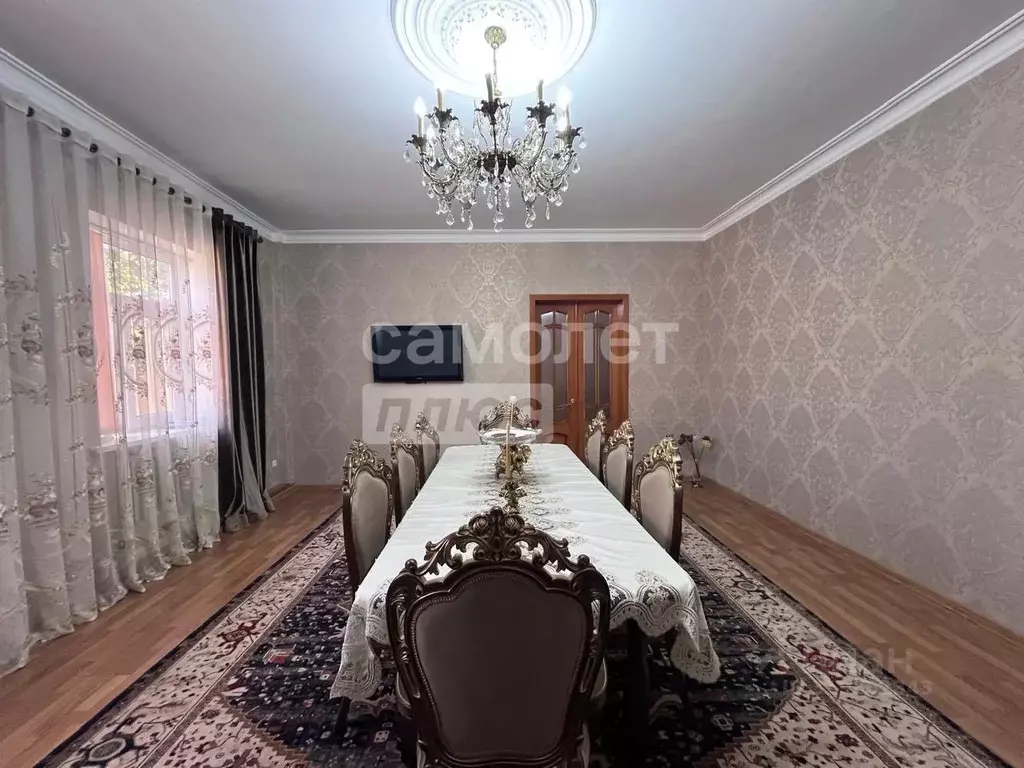 Дом в Дагестан, Дербент ул. Имени Надыра Эмиргамзаева, 42В (240 м) - Фото 1