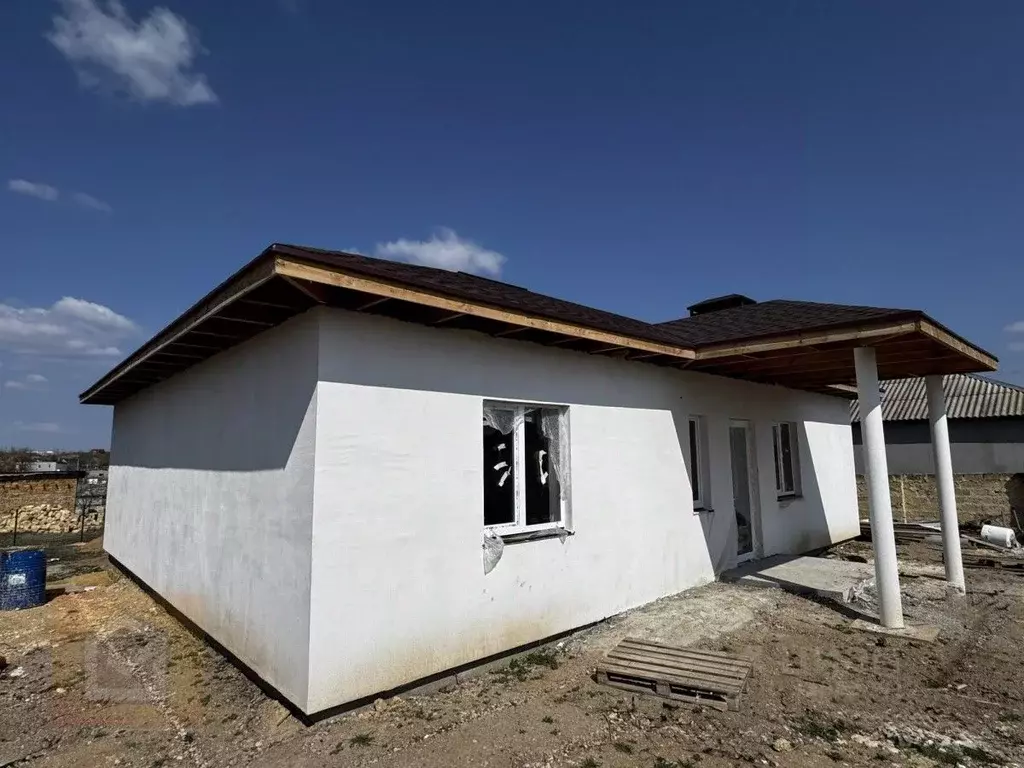 Дом в Крым, Сакский район, с. Суворовское ул. Дачная, 20А (125 м) - Фото 1