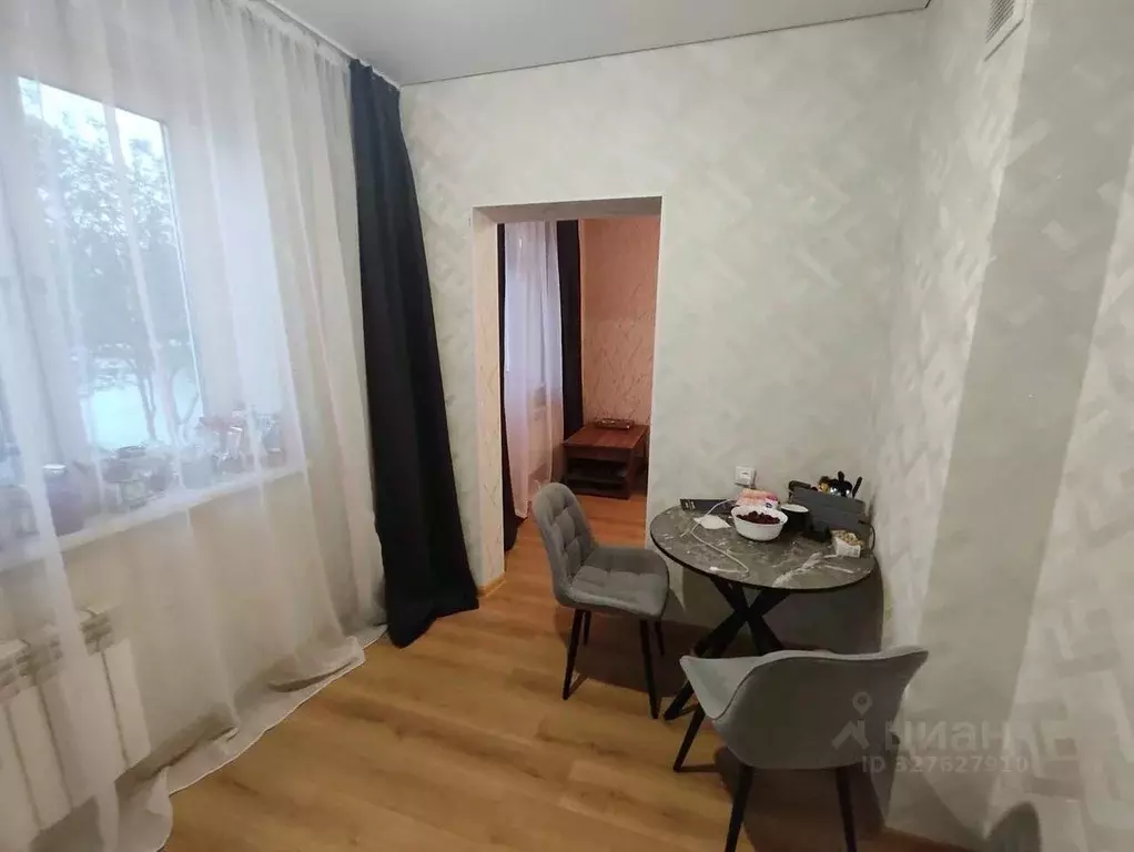 1-к кв. Хакасия, Усть-Абакан рп ул. Урицкого, 4 (33.0 м) - Фото 1