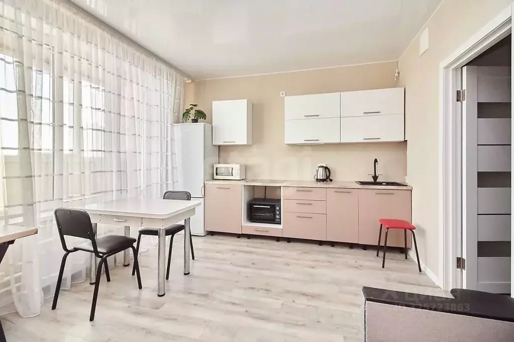 Студия Тюменская область, Тюмень ул. Фармана Салманова, 10 (25.0 м) - Фото 2