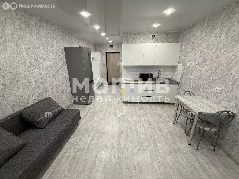 Квартира-студия: Тюмень, улица Тимофея Чаркова, 28 (25 м) - Фото 1