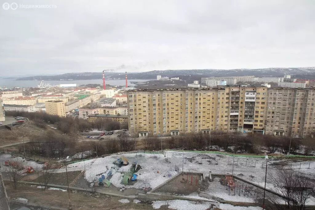 2-комнатная квартира: Североморск, улица Адмирала Сизова, 17 (46.9 м) - Фото 1
