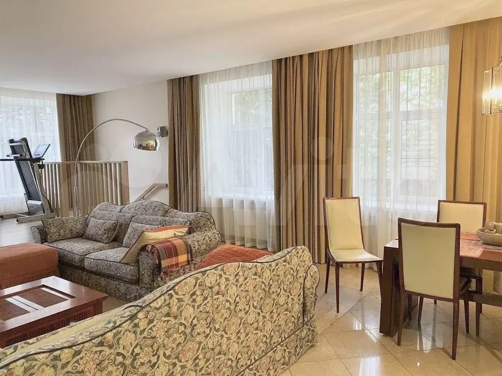 6-к. квартира, 300 м, 1/3 эт. - Фото 1