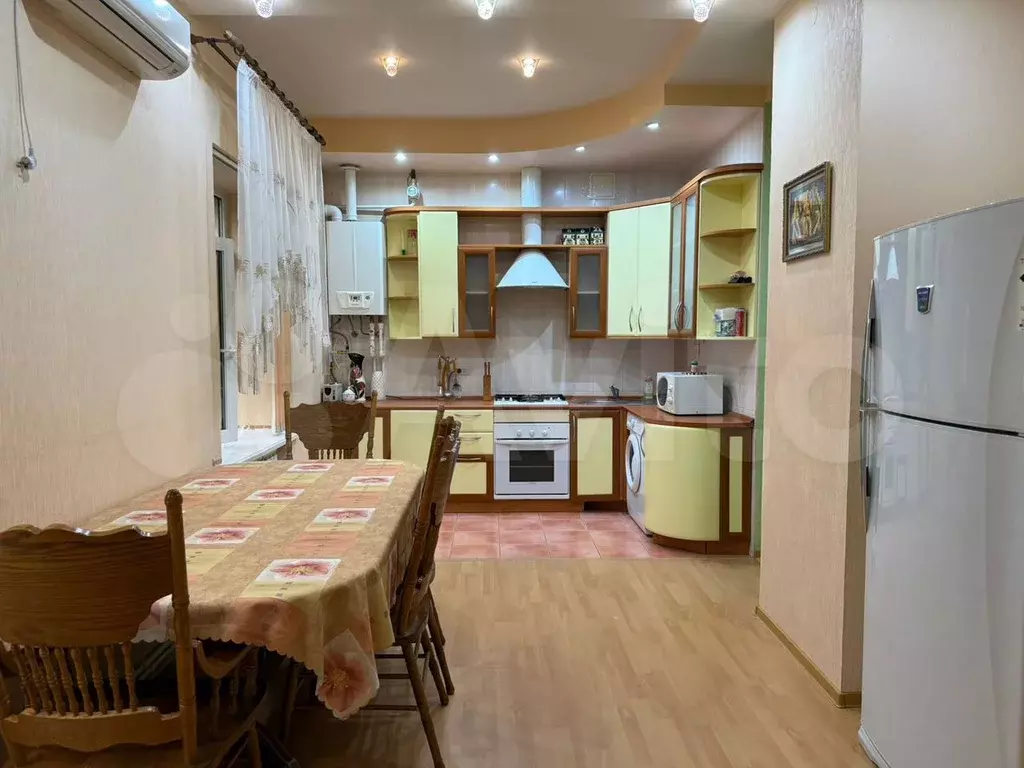 3-к. квартира, 90 м, 1/5 эт. - Фото 0