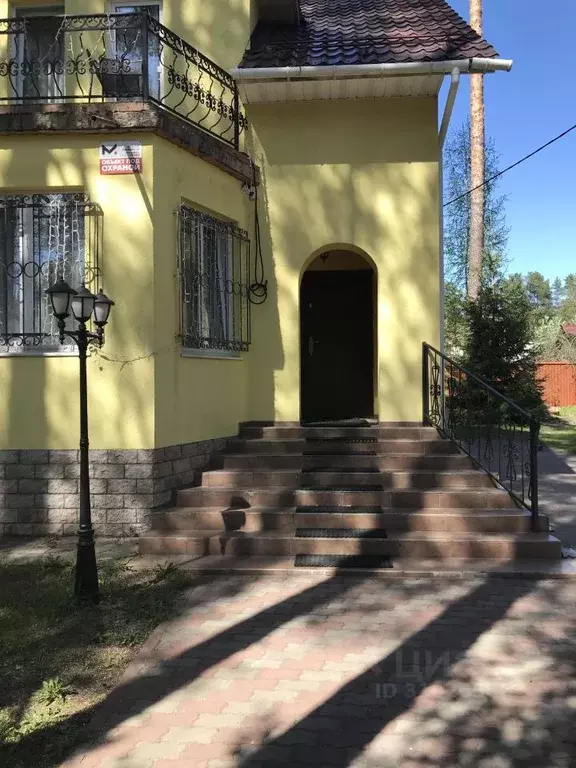 Дом в Ленинградская область, Гатчинский район, Вырица городской ... - Фото 1